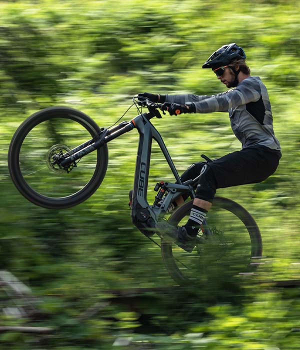 Click here to view all of our full-suspension e-bikes.