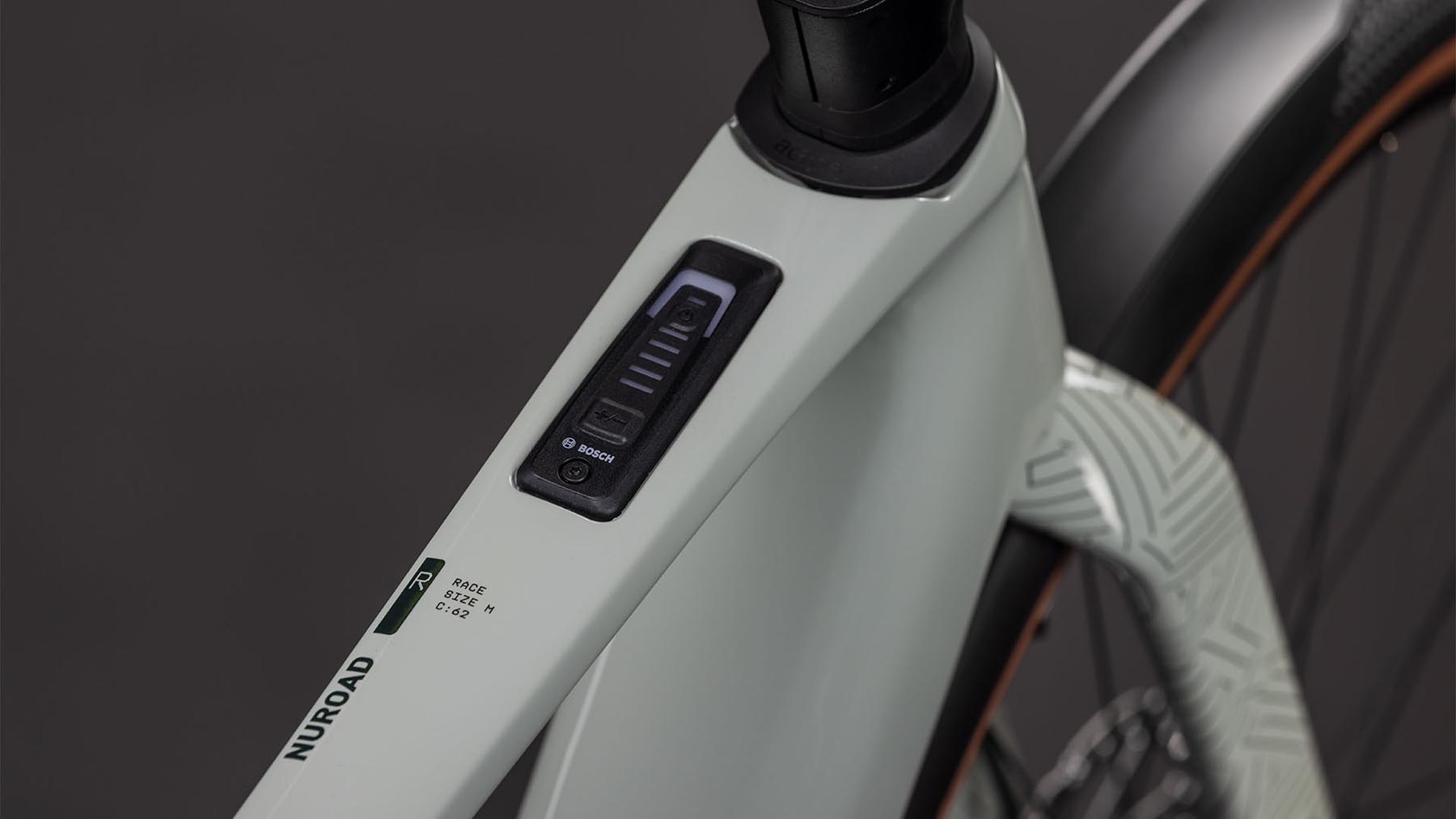 117210-Cube-Nuroad-Hybrid-C-62-Race-400X-FE-reedbeige-n-black-2026-EBike-Gravel-Bike-01
