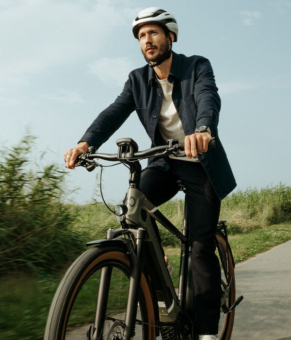 Click here to view all of our electric trekking bikes.