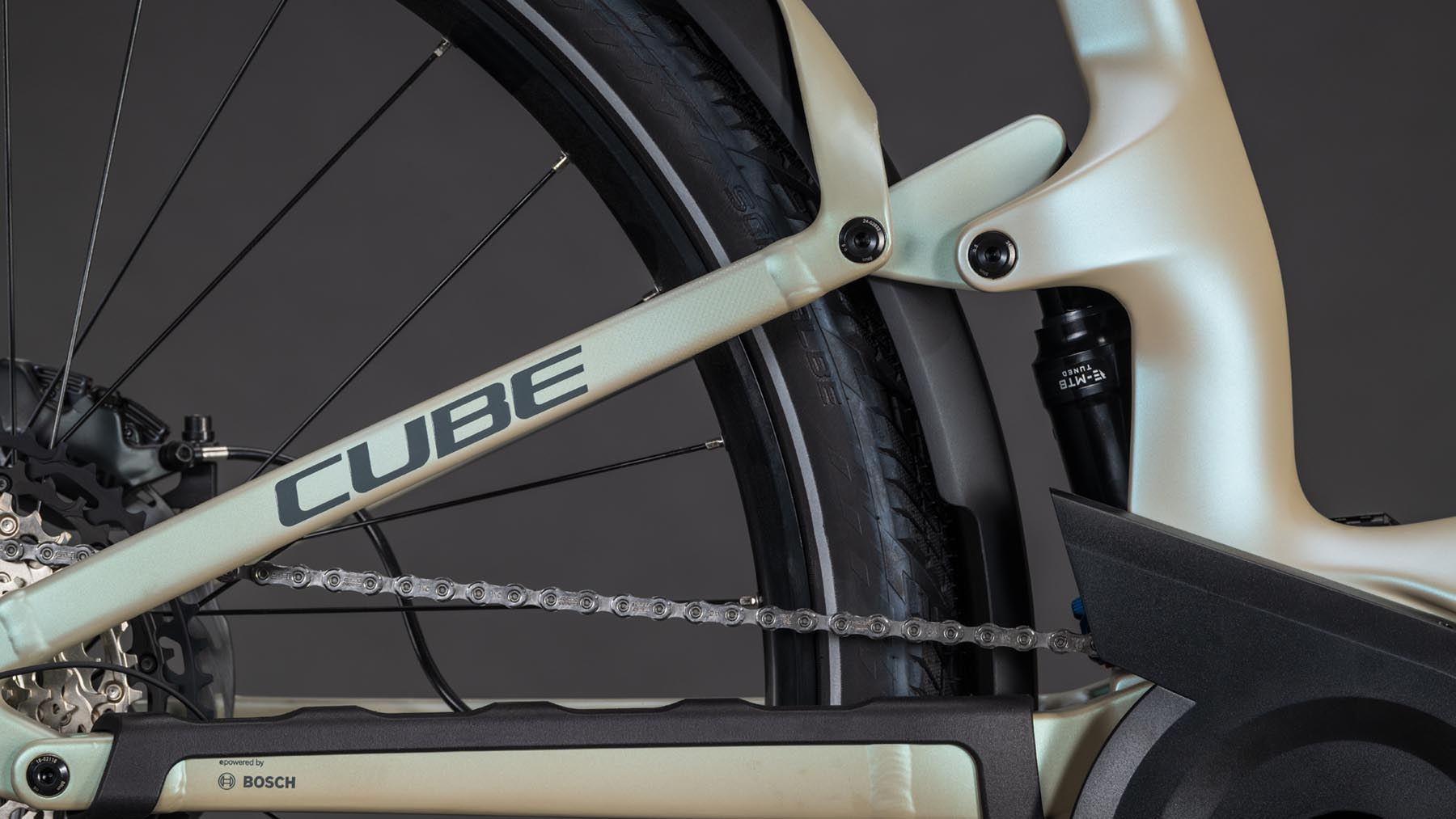 1113610-Cube-Kathmandu-Hybrid-ONE11-HPC-SLT-800-glintsand-n-oatgrey-2026-EBike-Trekkingrad-Herren-04