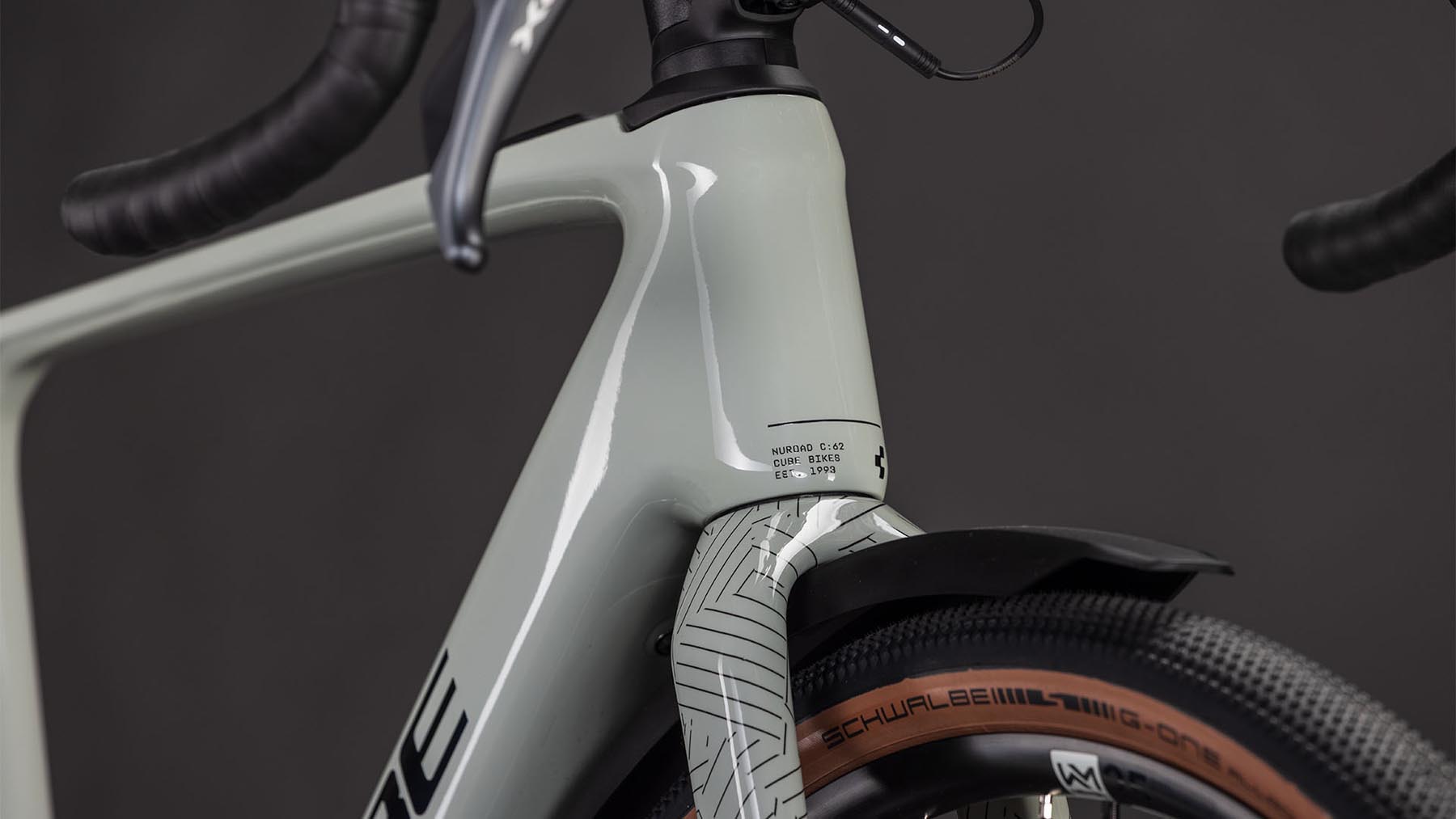 117210-Cube-Nuroad-Hybrid-C-62-Race-400X-FE-reedbeige-n-black-2026-EBike-Gravel-Bike-05